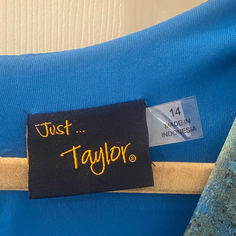 Just...Taylor Blue Floral Long Sleeve Dress - Picture 2 of 2